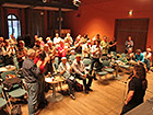 LEHM 2012: Stehende Ovation für den scheidenden 1. Vorsitzenden Dr. Horst Schröder (Mitte, sitzend)